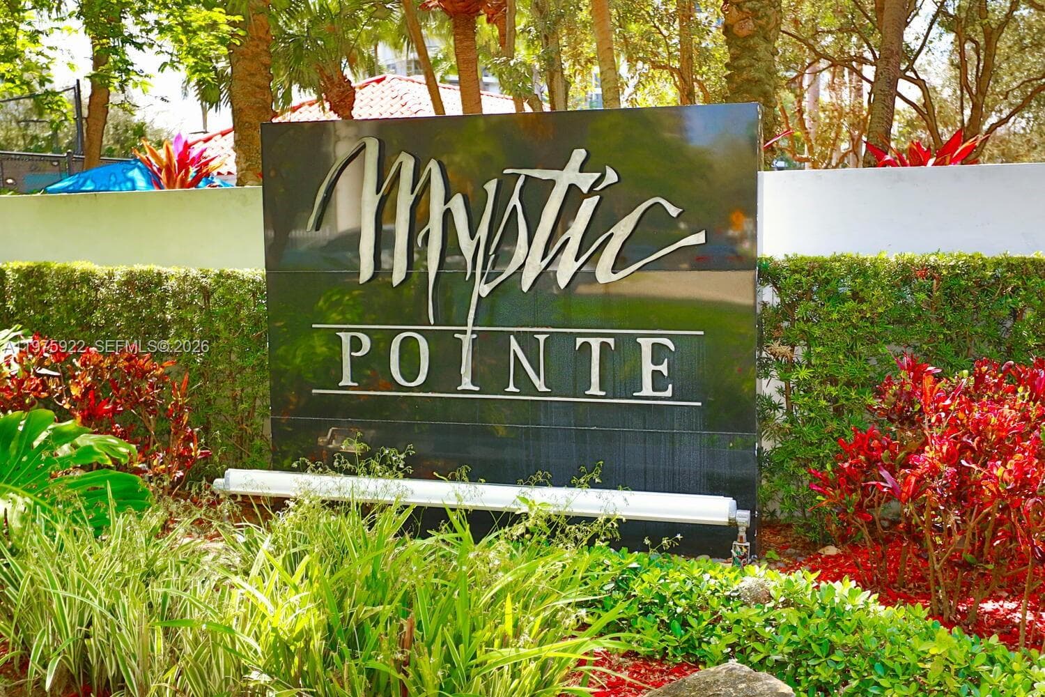 3530 Mystic Pointe Dr 2807 photo 3
