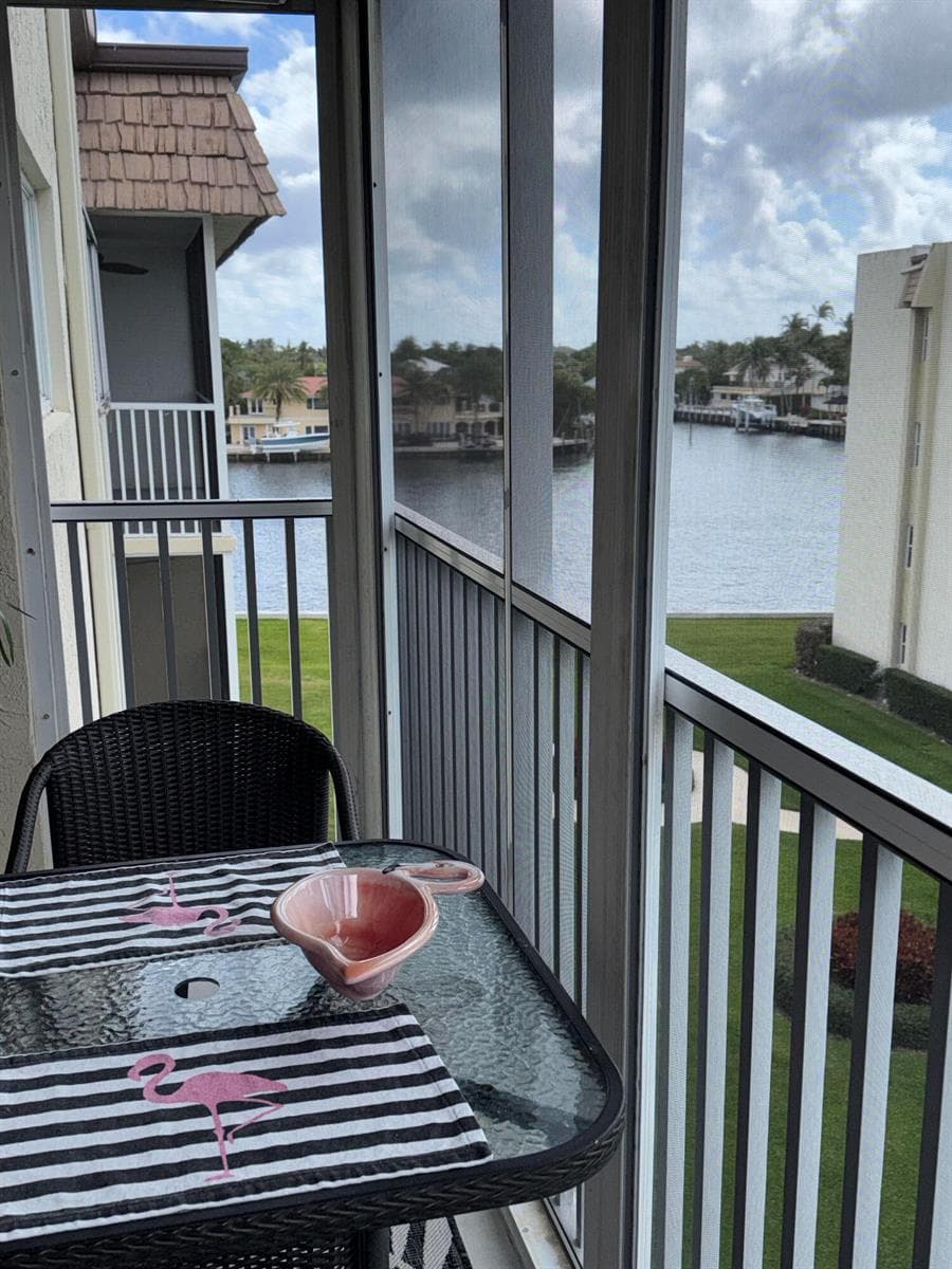 650 Snug Harbor Drive G407 photo 17
