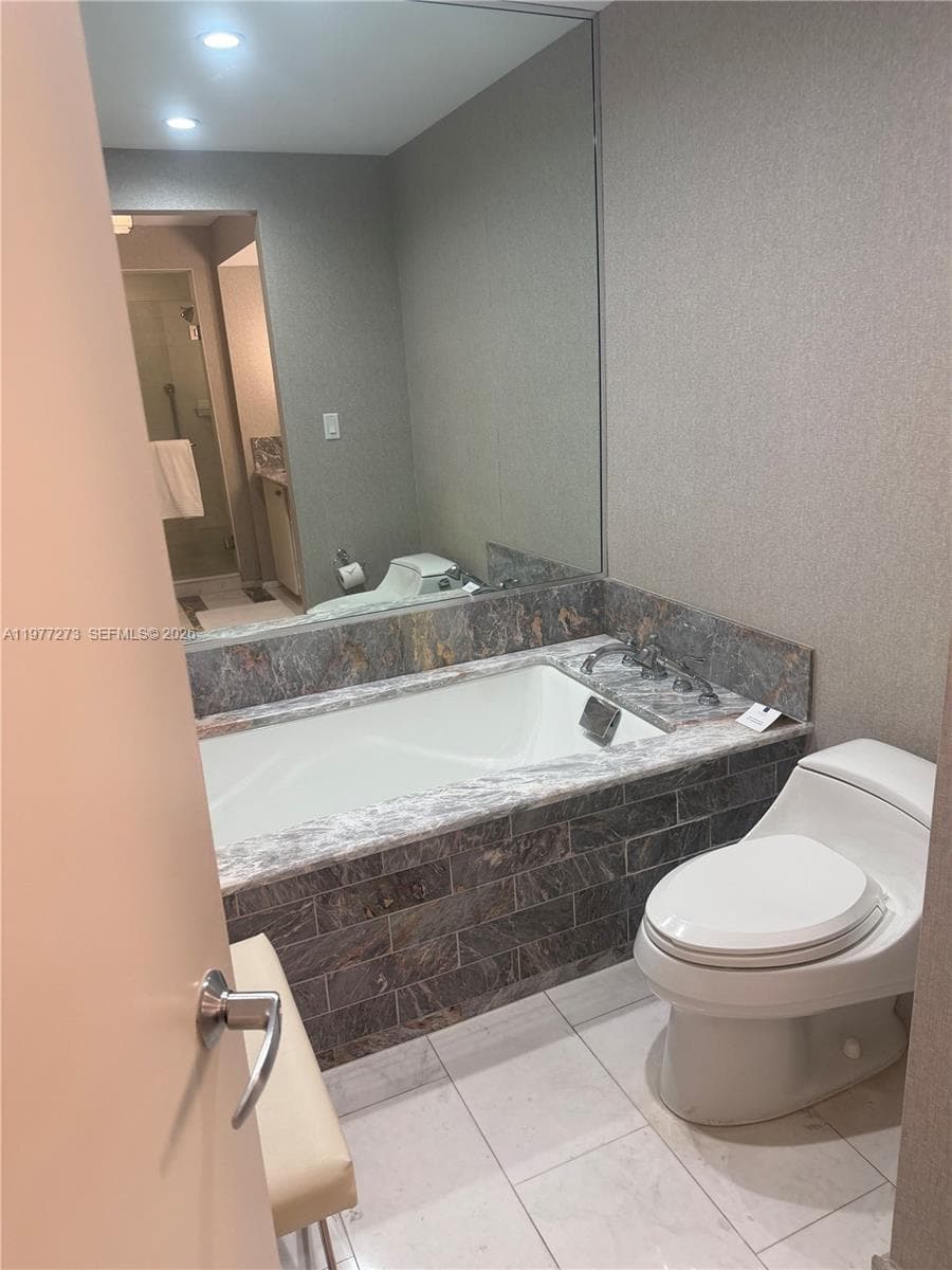 551 N Fort Lauderdale Beach Blvd R1810 photo 22