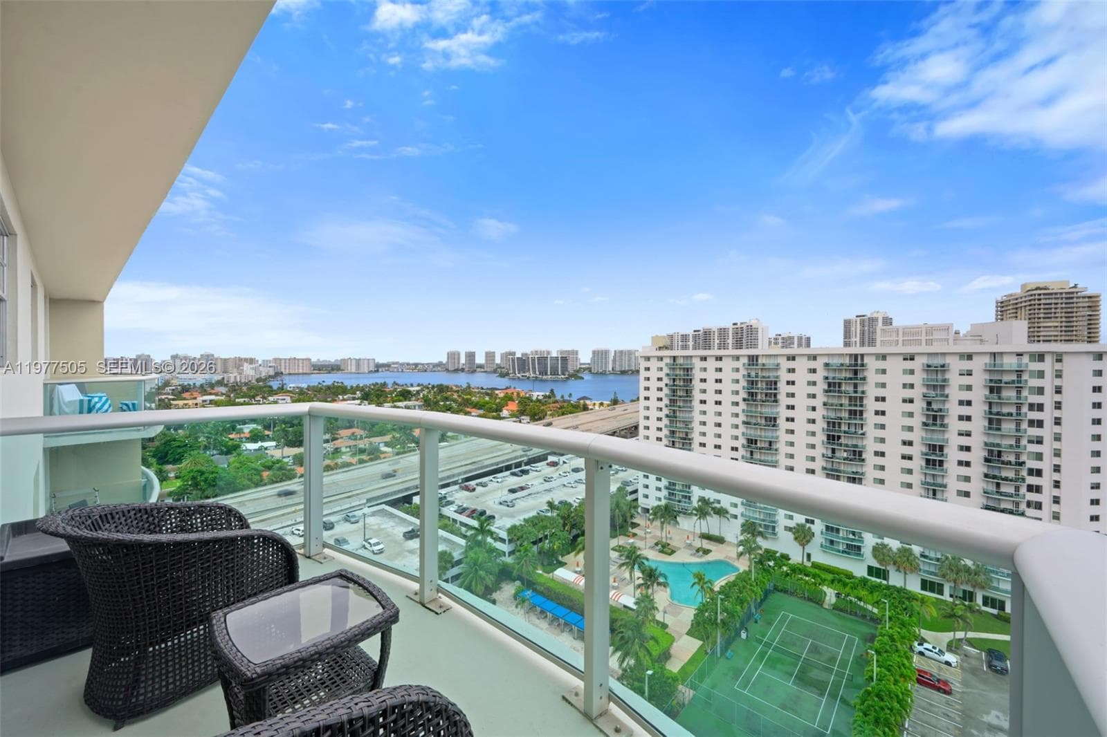 19370 Collins Ave PH-14 photo 2