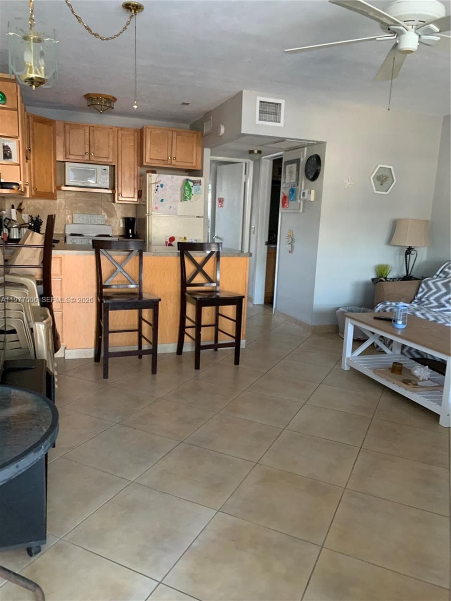 322 Taylor St 2D photo 9