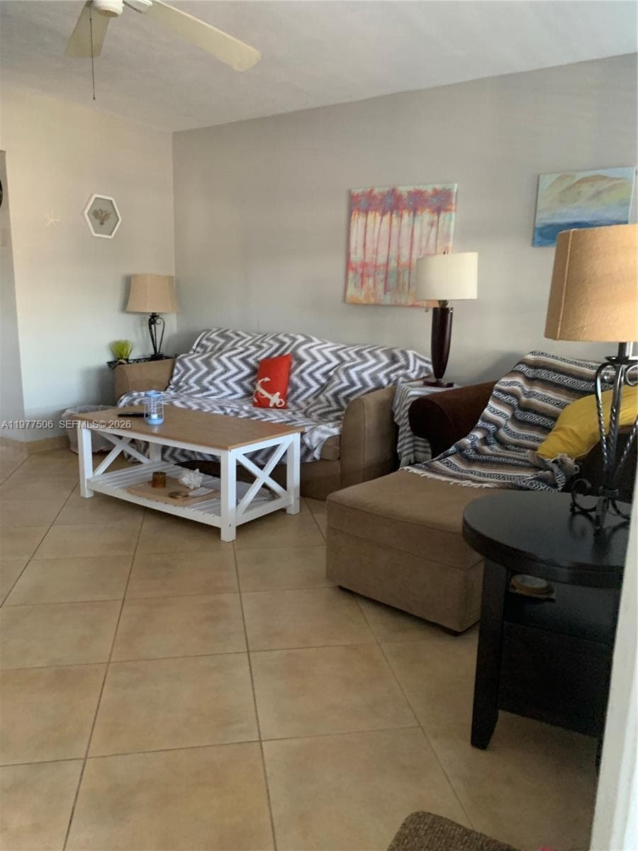 322 Taylor St 2D photo 10