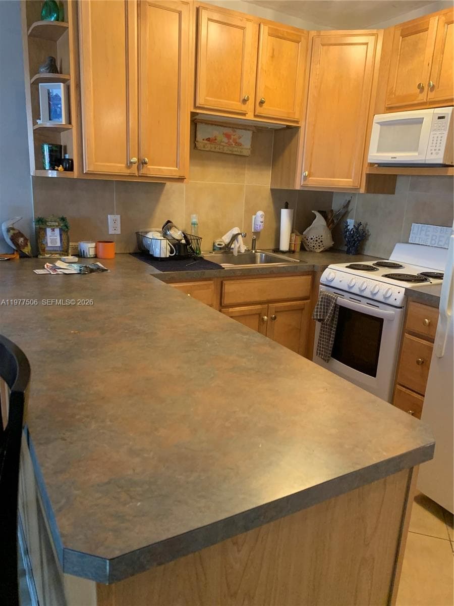 322 Taylor St 2D photo 19
