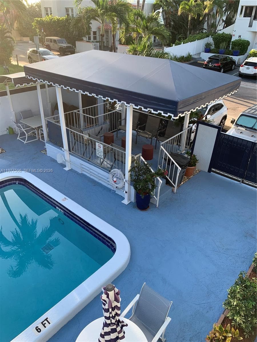 322 Taylor St 2D photo 4