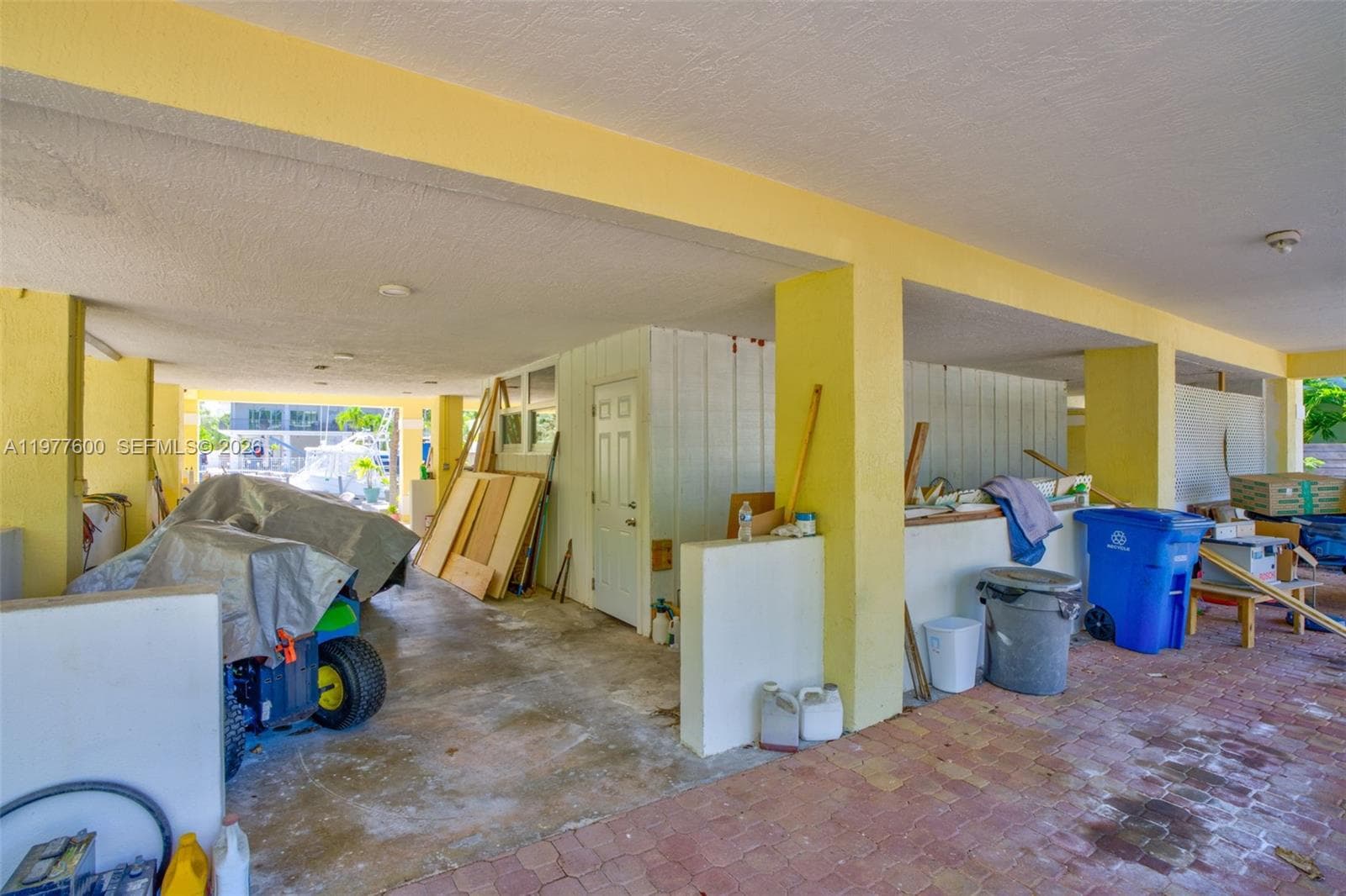 894 Ellen Dr photo 23