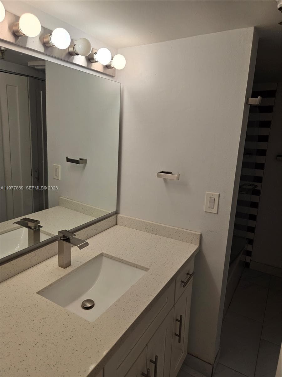 815 photo 11