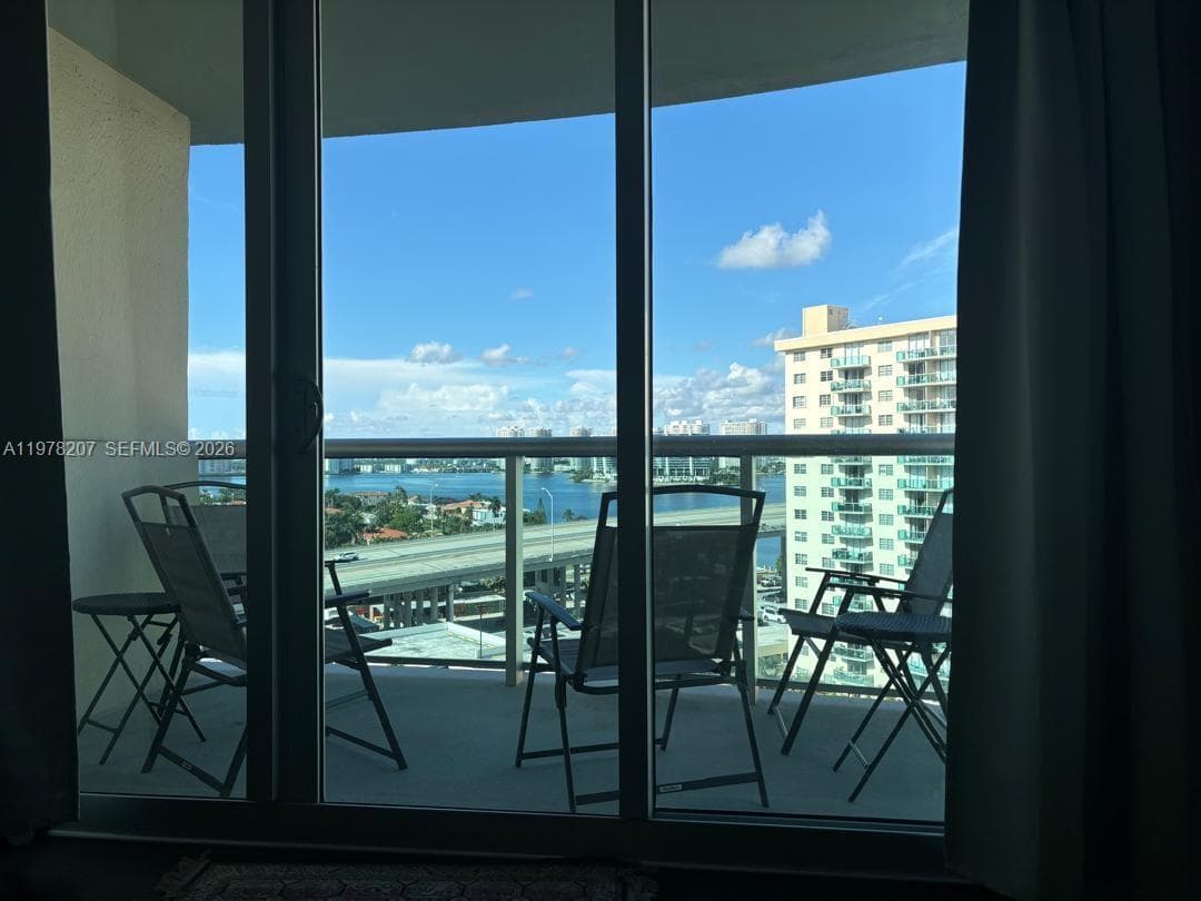 19380 Collins Ave 1219 photo 5