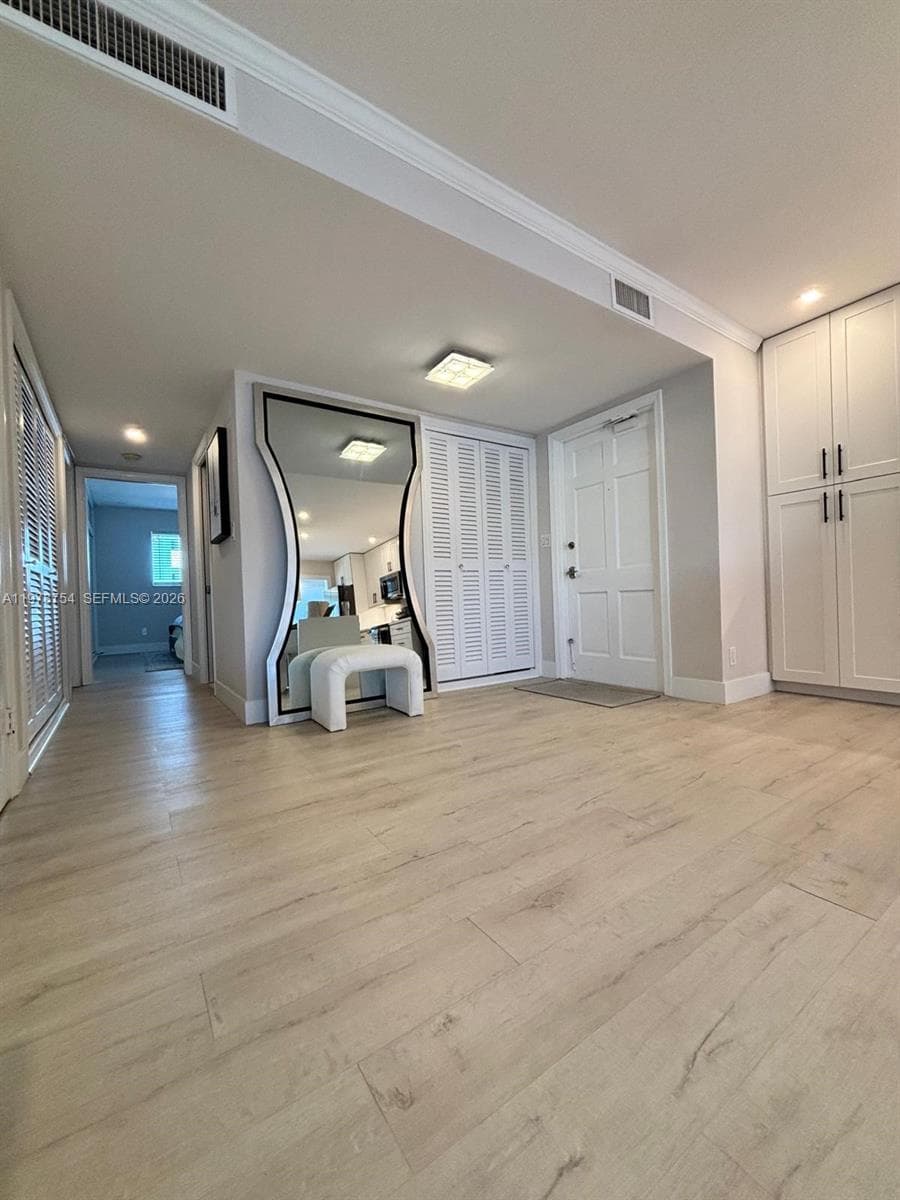 3050 NE 48th St 207 photo 10