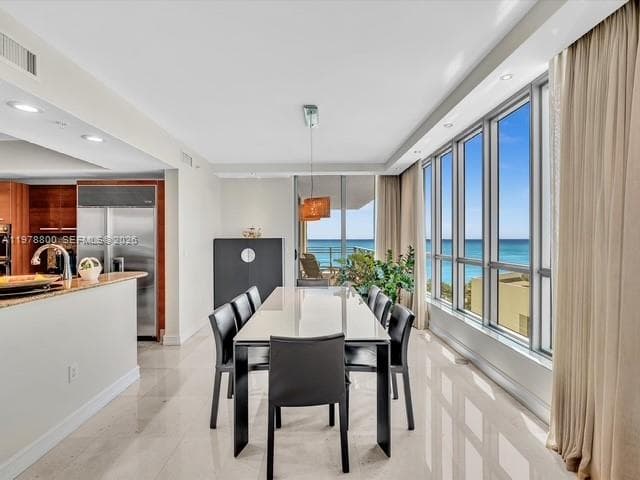 3535 Ocean Dr 905 photo 22