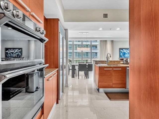 3535 Ocean Dr 905 photo 15
