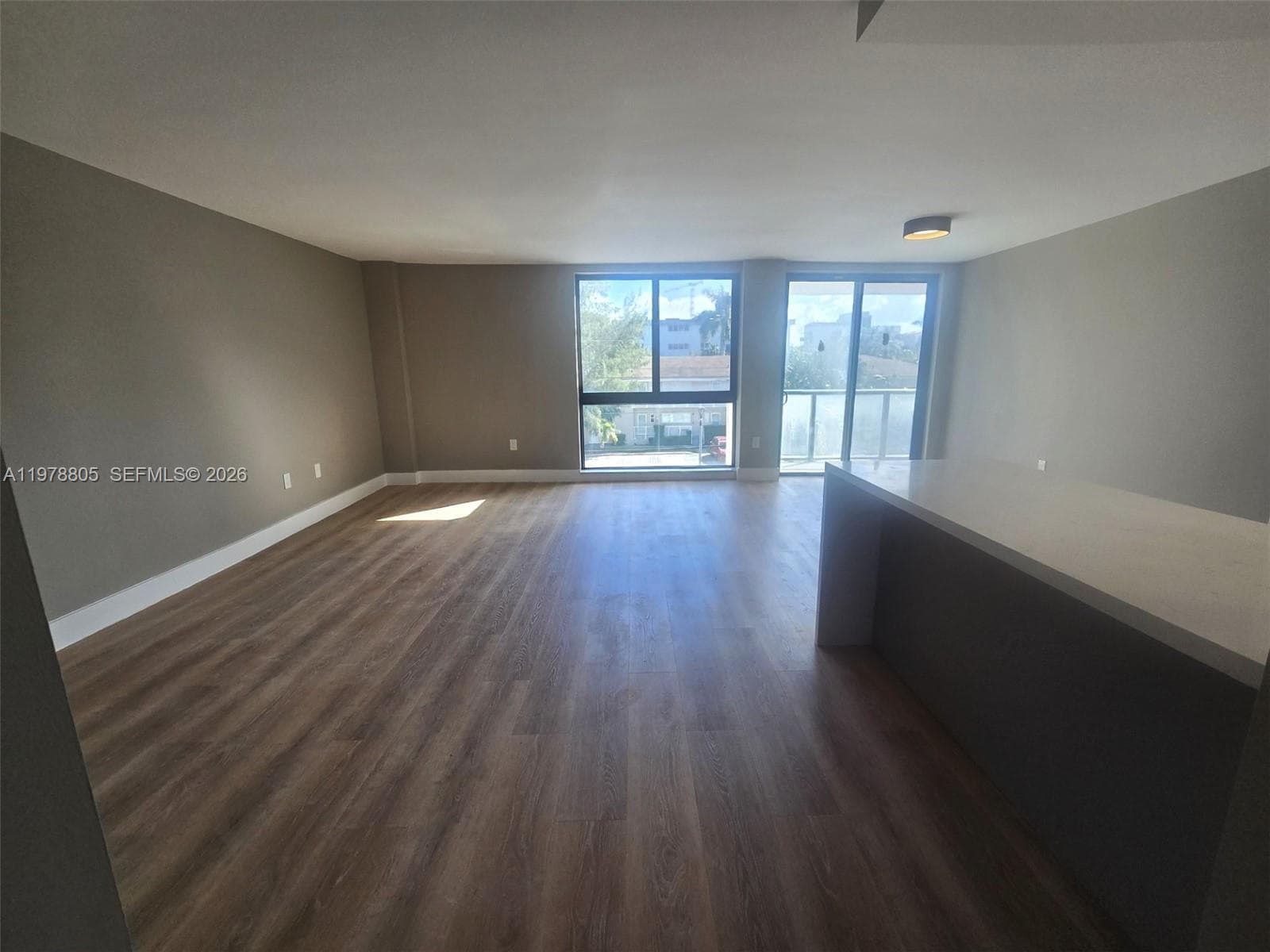 9800 W Bay Harbor Dr 305 photo 3