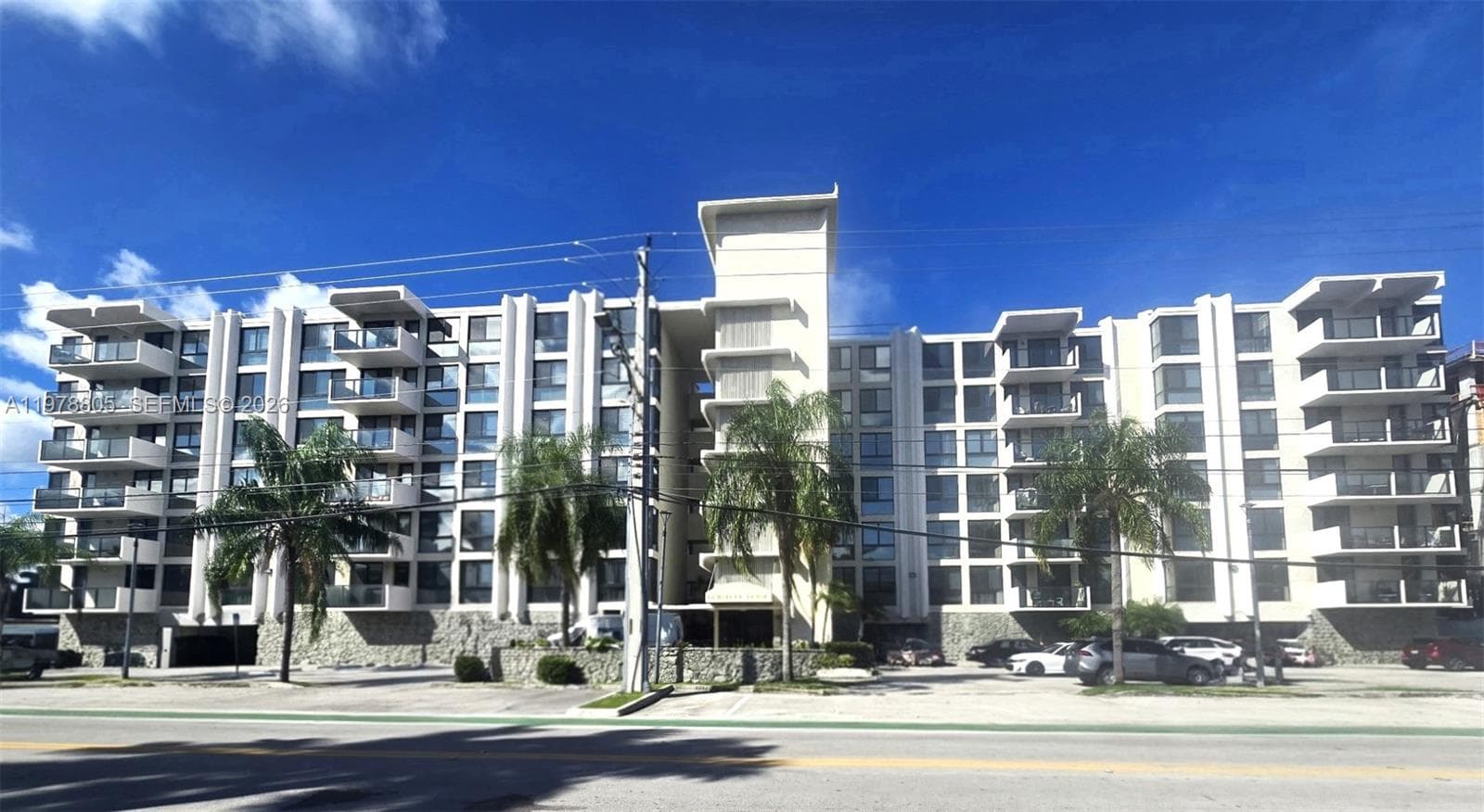 9800 W Bay Harbor Dr 305 photo 14