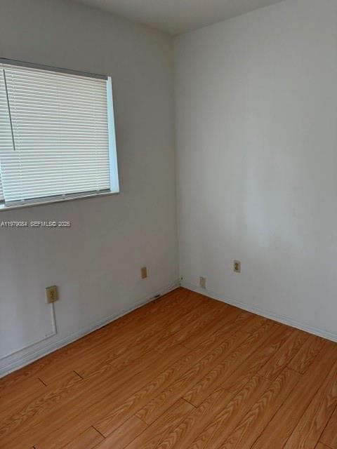 2430 NE 135th St 102 photo 14