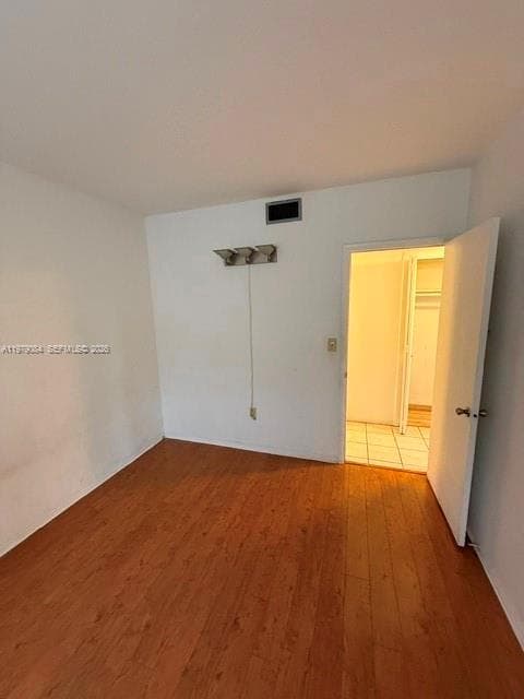 2430 NE 135th St 102 photo 18