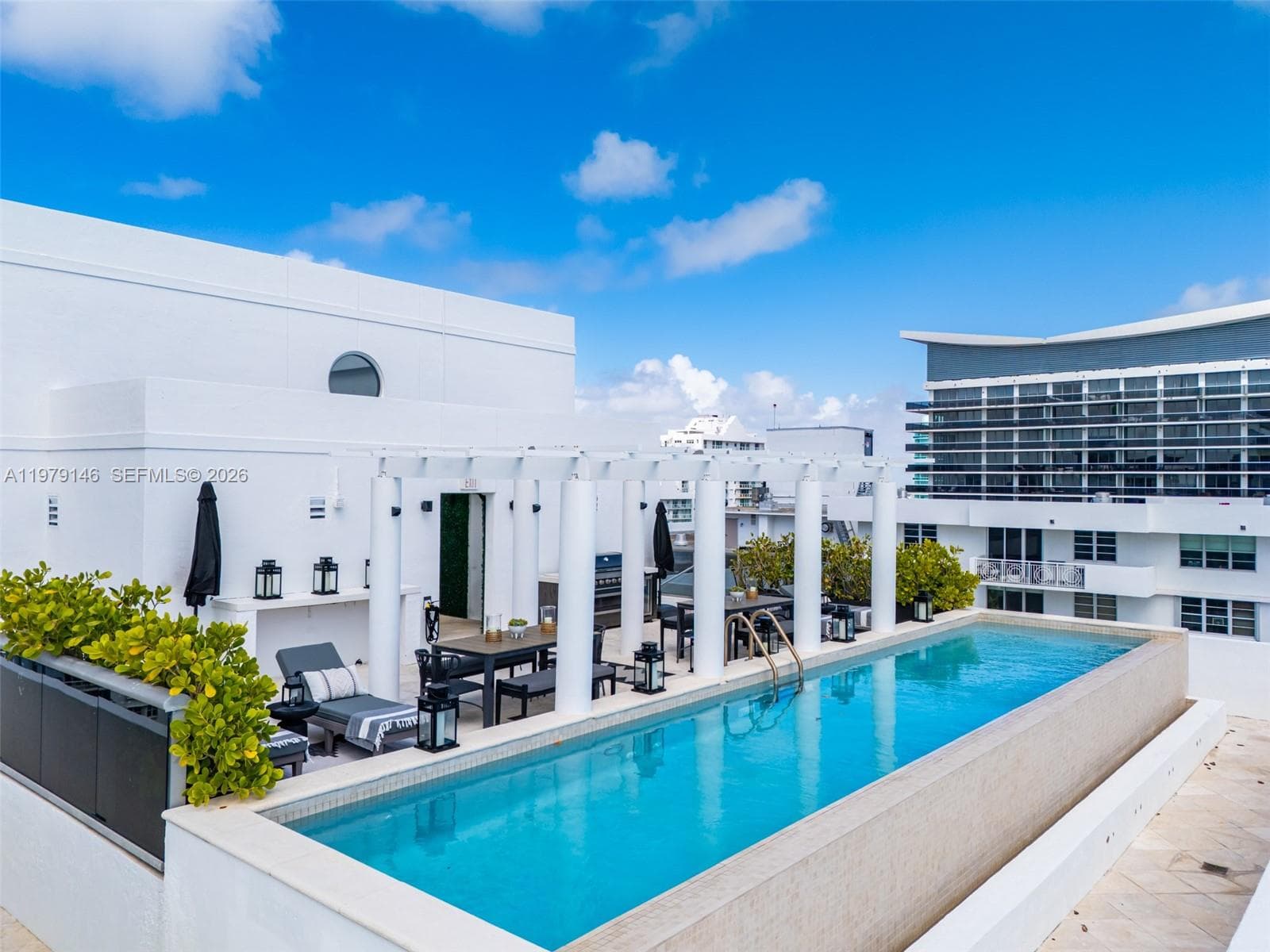 5801 Collins Ave PH1600 photo 13