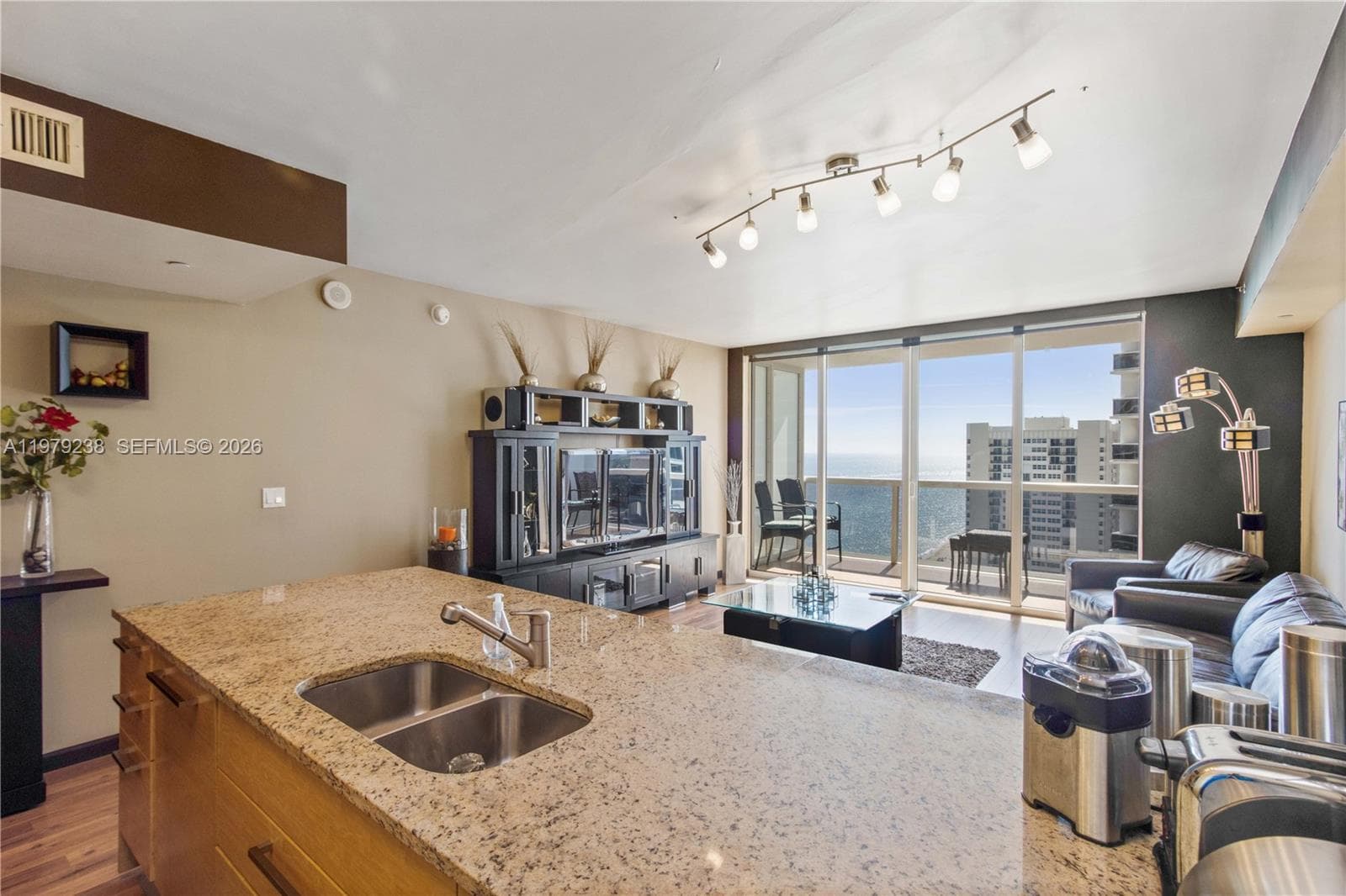 1830 S Ocean Dr 2105 photo 5
