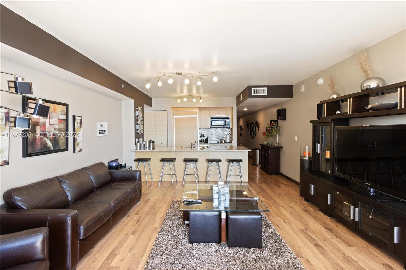 1830 S Ocean Dr 2105 photo 4