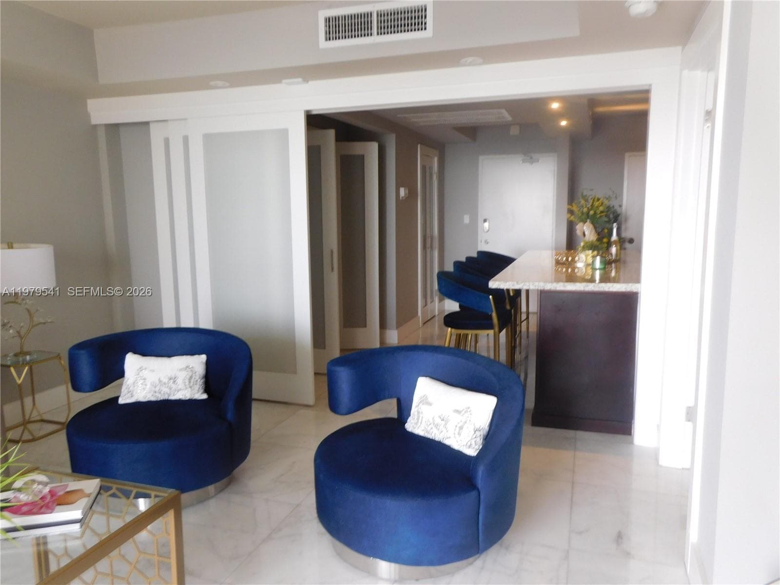 5401 Collins Ave 526 photo 12