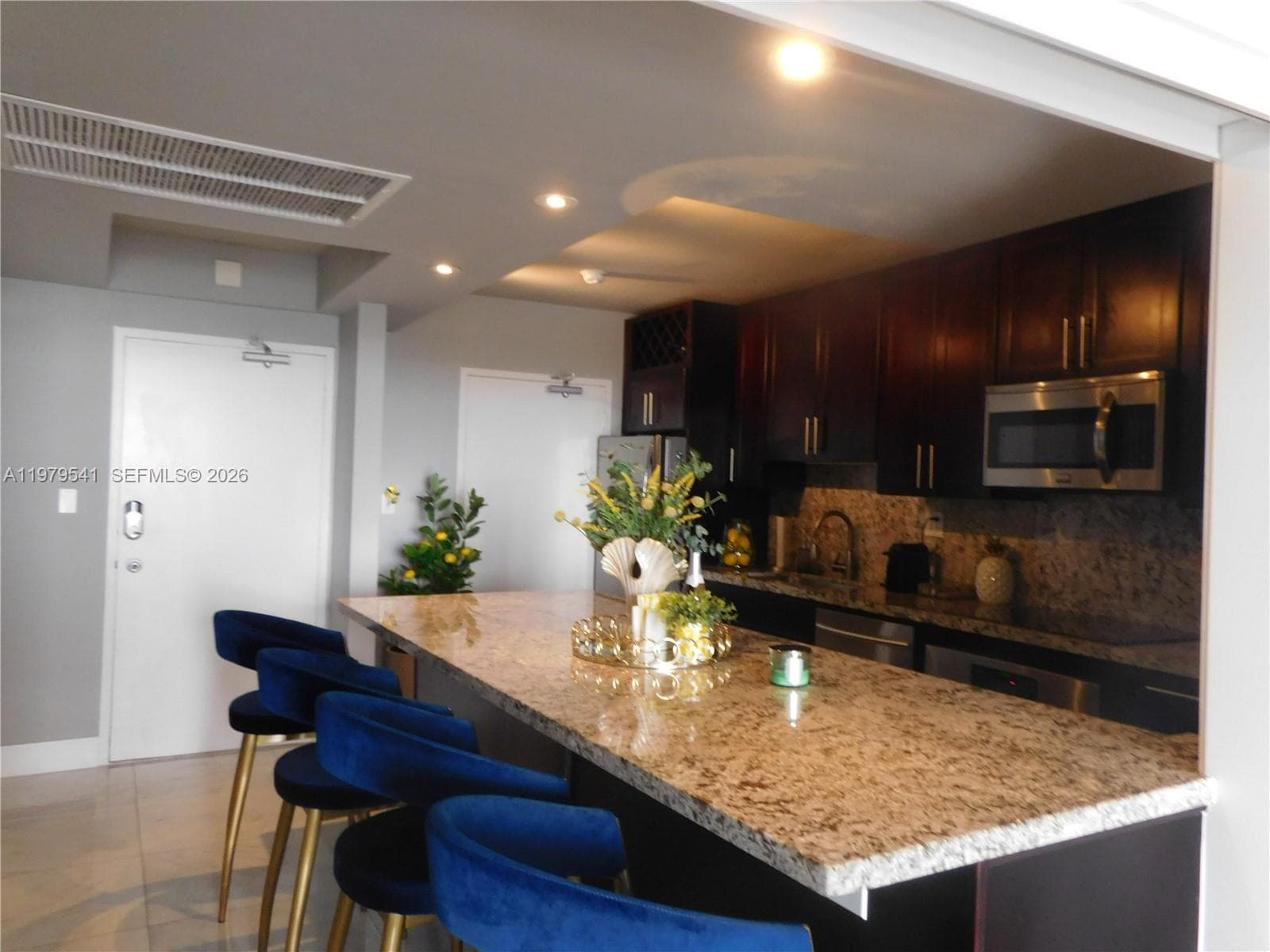 5401 Collins Ave 526 photo 7