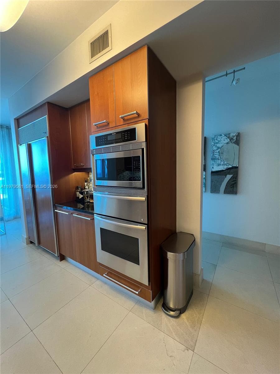 3101 Ocean Dr 3102 photo 18