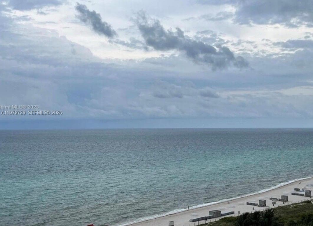 2457 Collins Ave 1605 photo 4