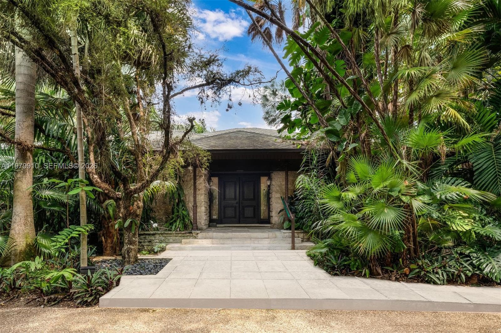 3373 Poinciana Ave photo 8