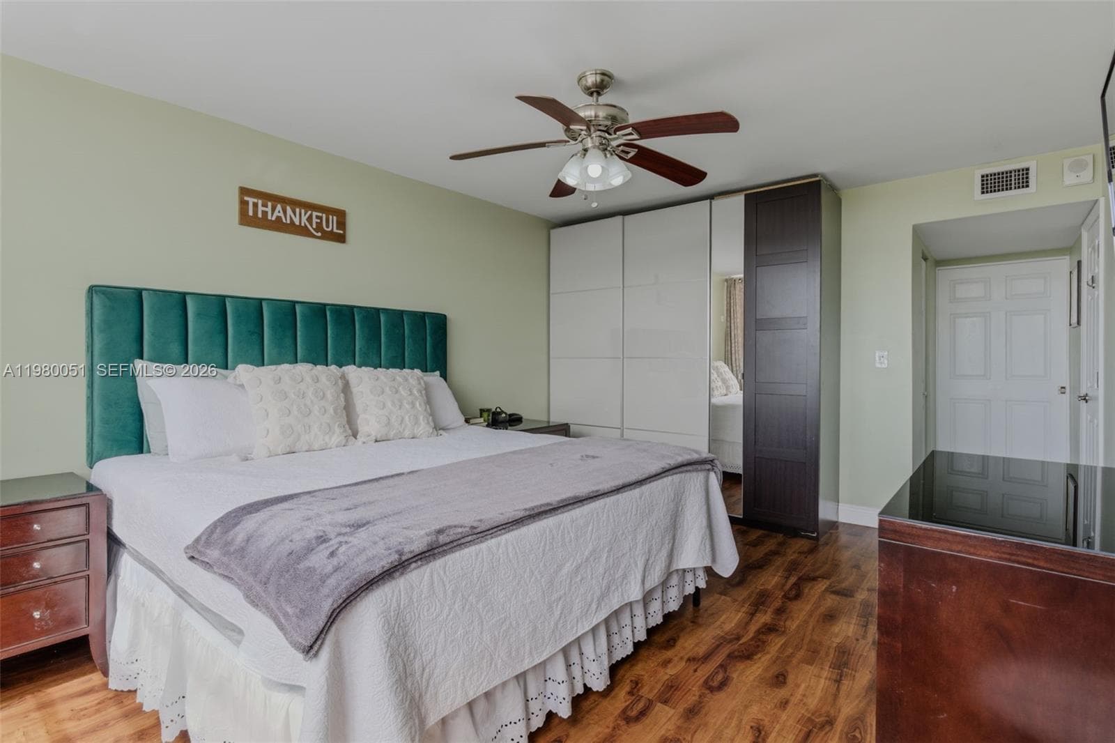 2841 NE 163rd St 802 photo 13