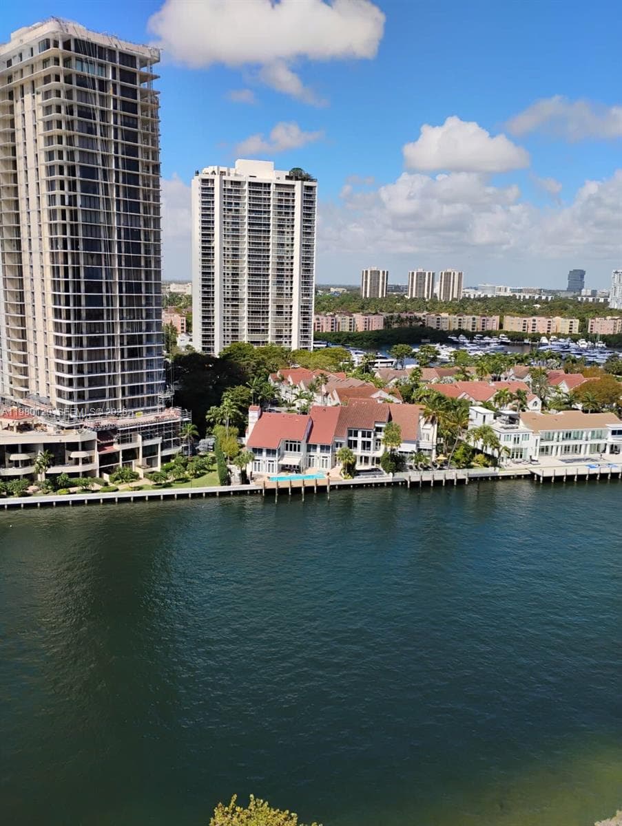 19390 Collins Ave 1619 photo 3