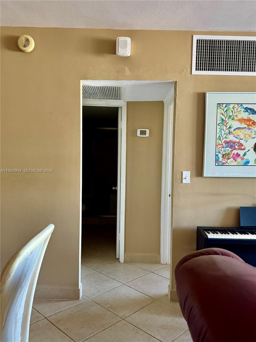 5005 Collins Ave 304 photo 6