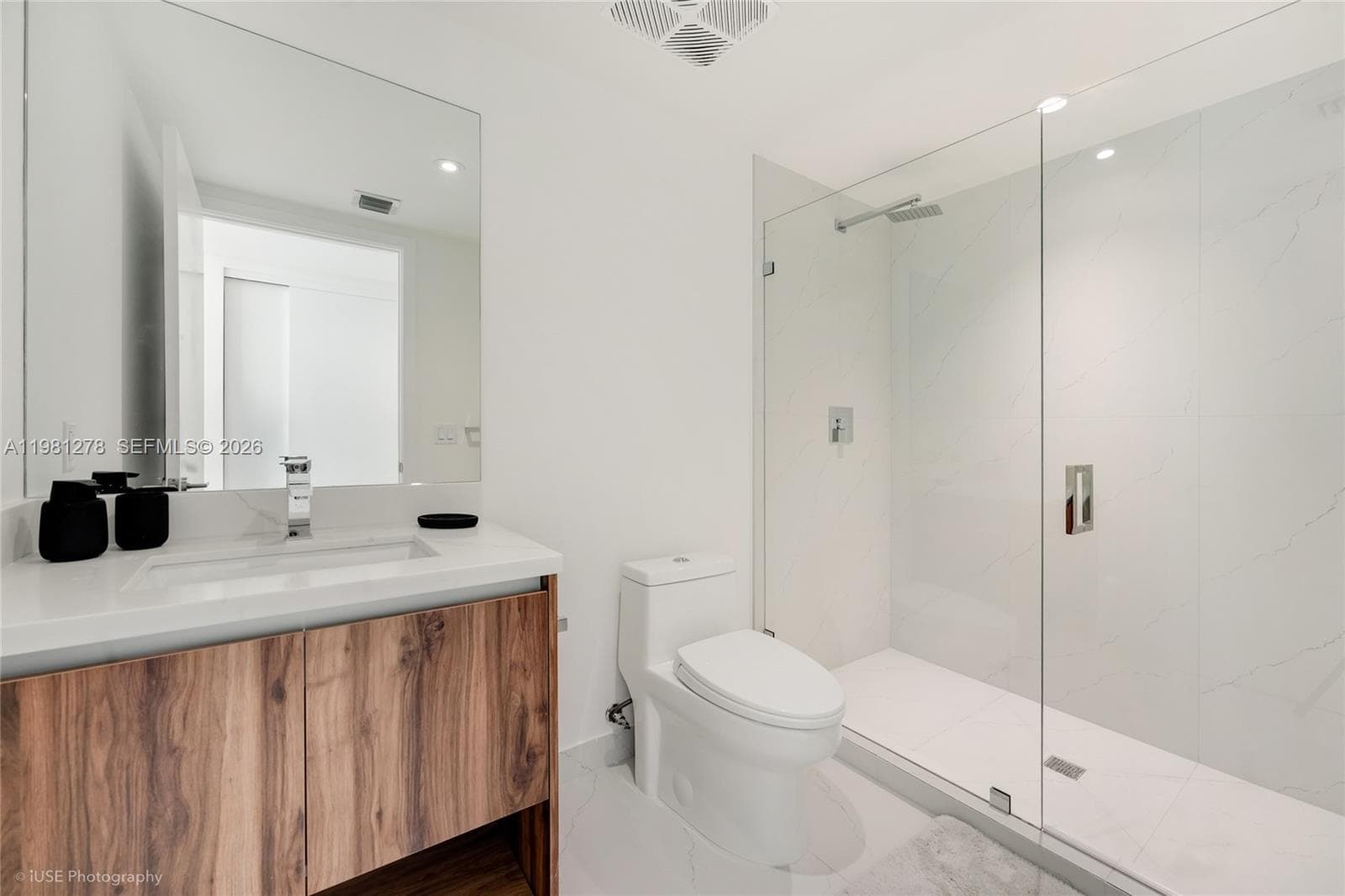9901 W Bay Harbor Dr 303 photo 23