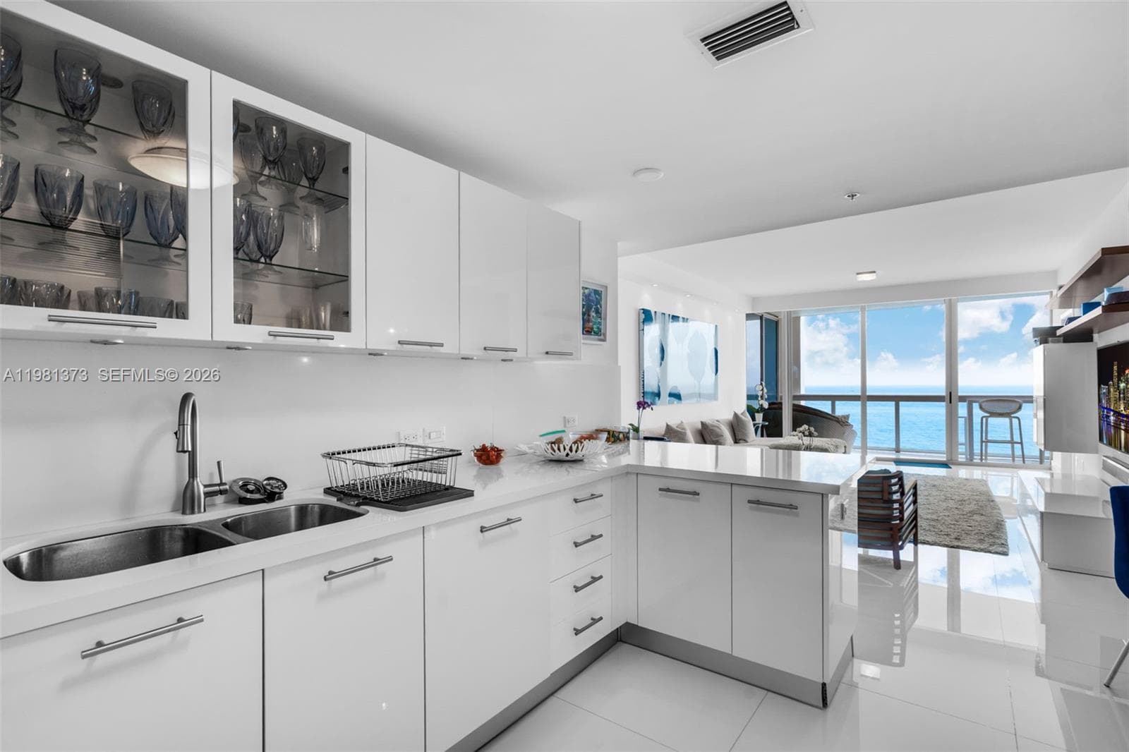 6899 Collins Ave 1602 photo 8