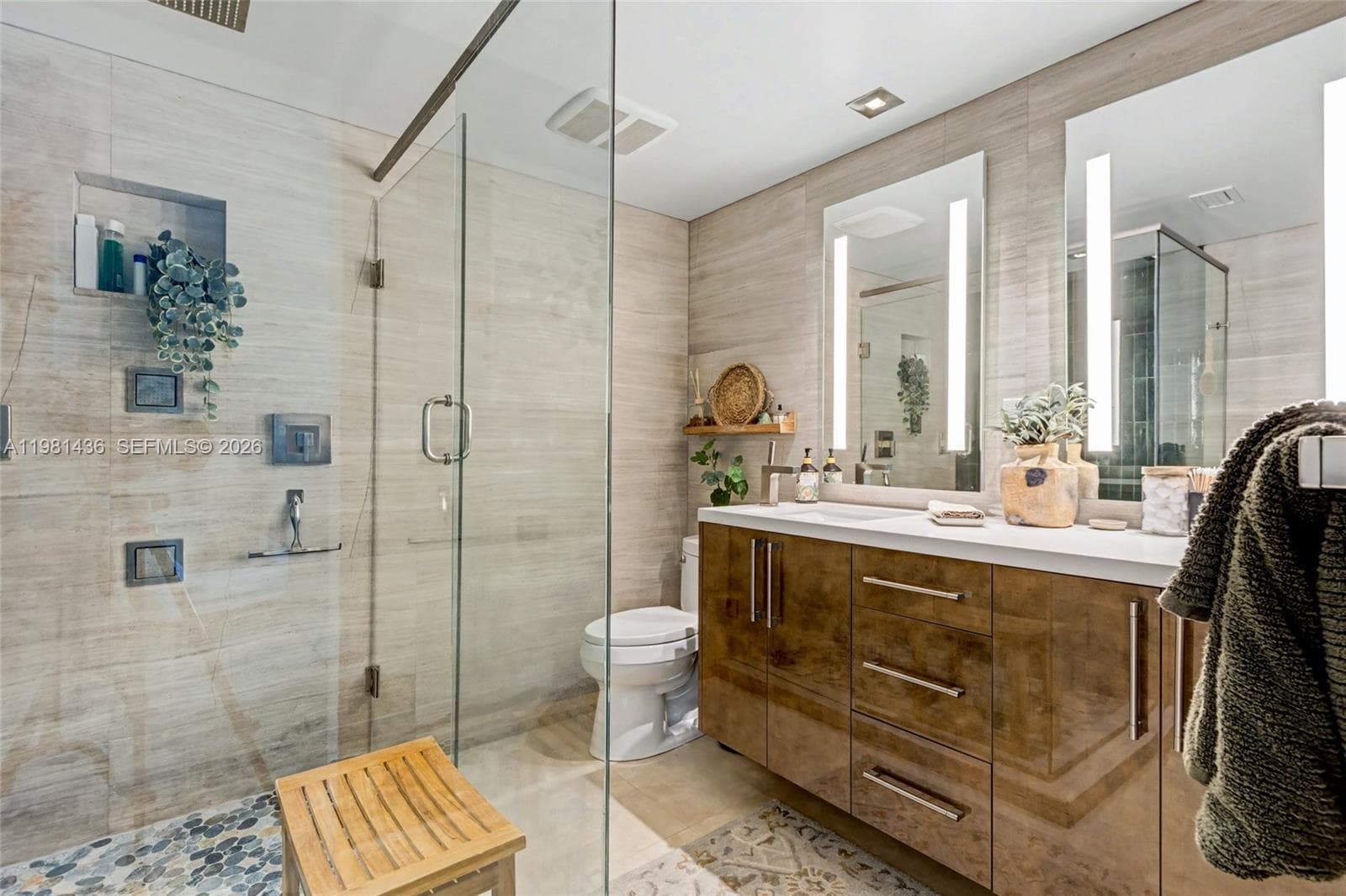 3111 Ocean Dr 1612 photo 23