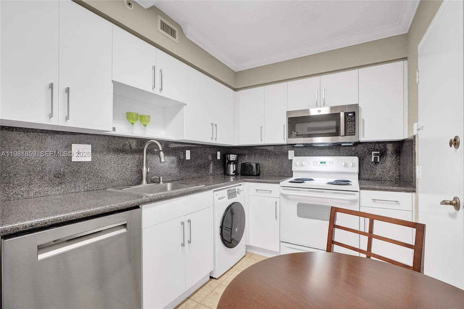 2501 S Ocean Dr 618 (Available Sep 16) photo 15