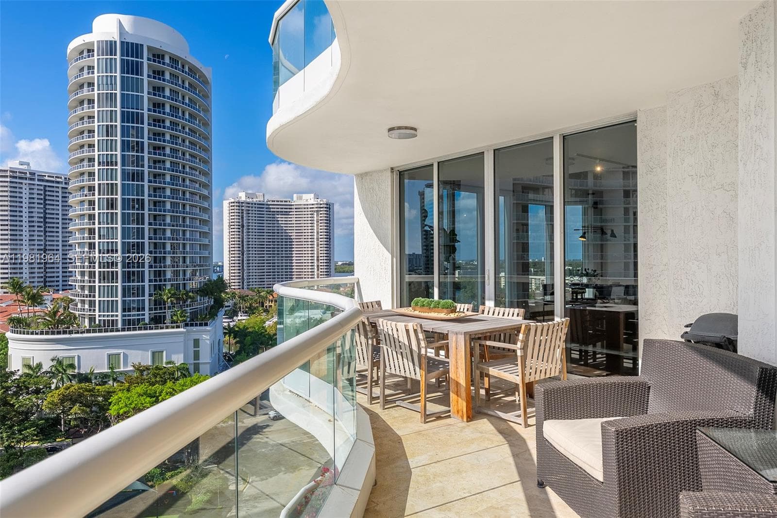6000 Island Blvd 1208 photo 12