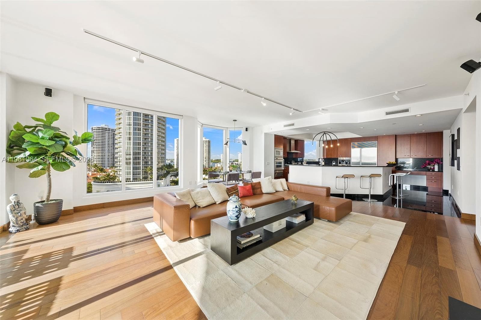 6000 Island Blvd 1208 photo 8