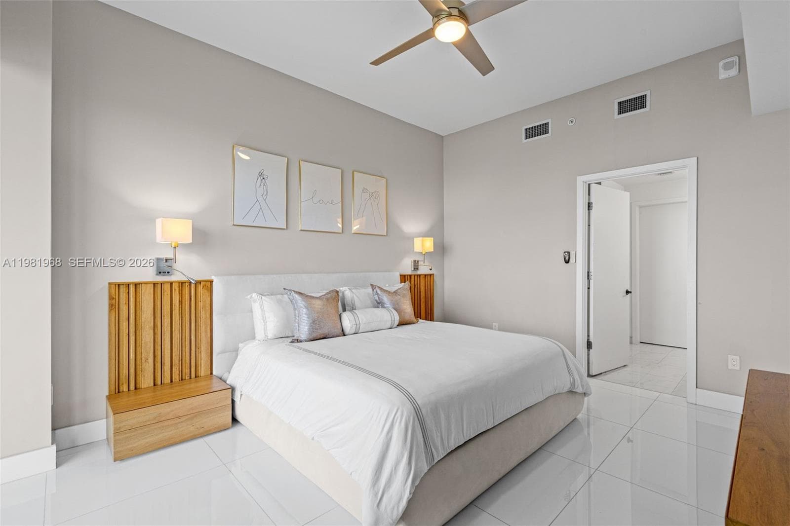 16385 Biscayne Blvd 3201 photo 20
