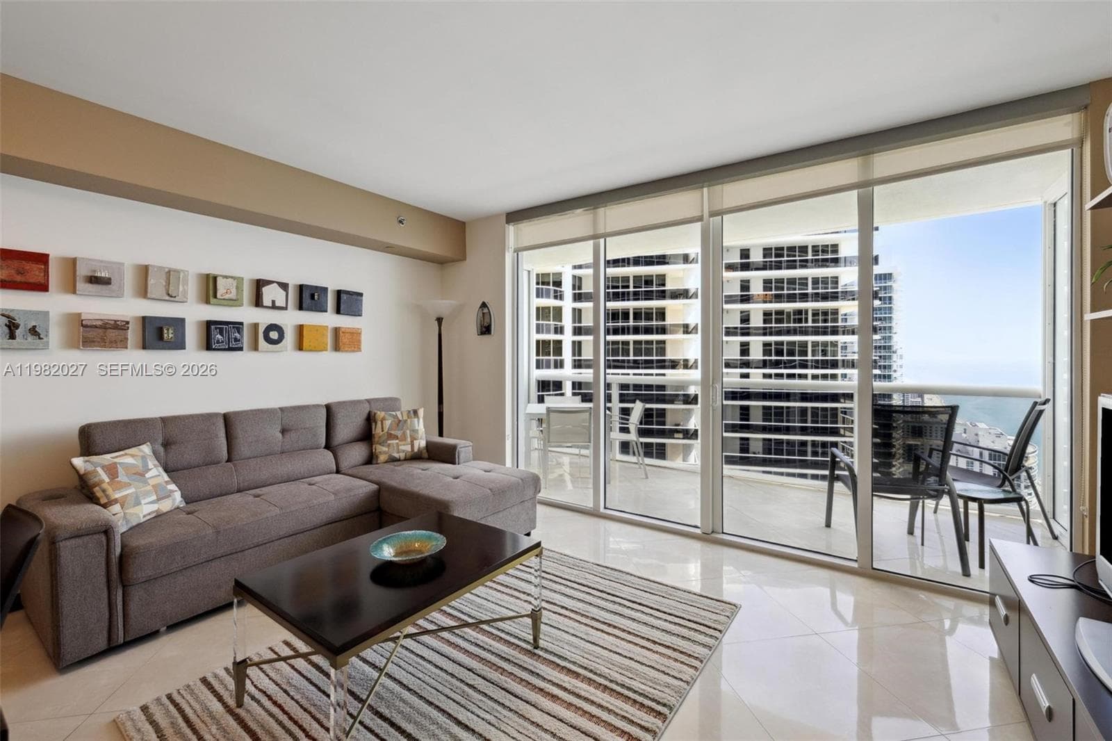 1830 S Ocean Dr 3909 photo 2