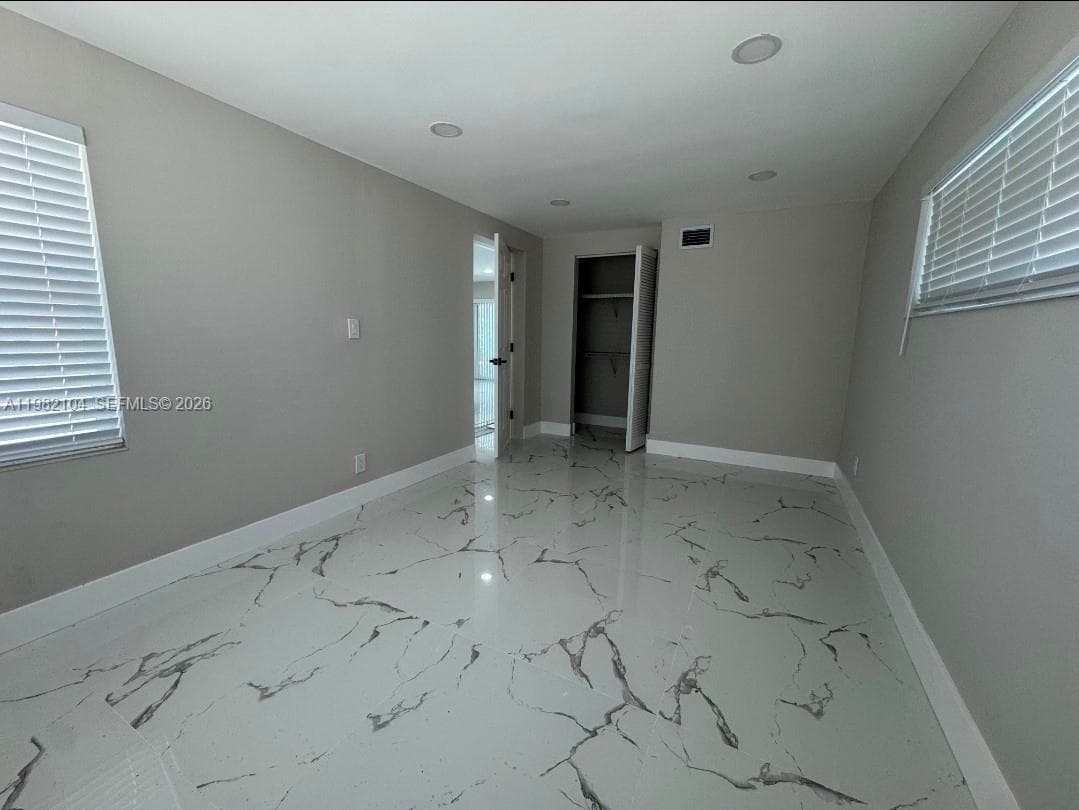 631 5th Ter photo 12