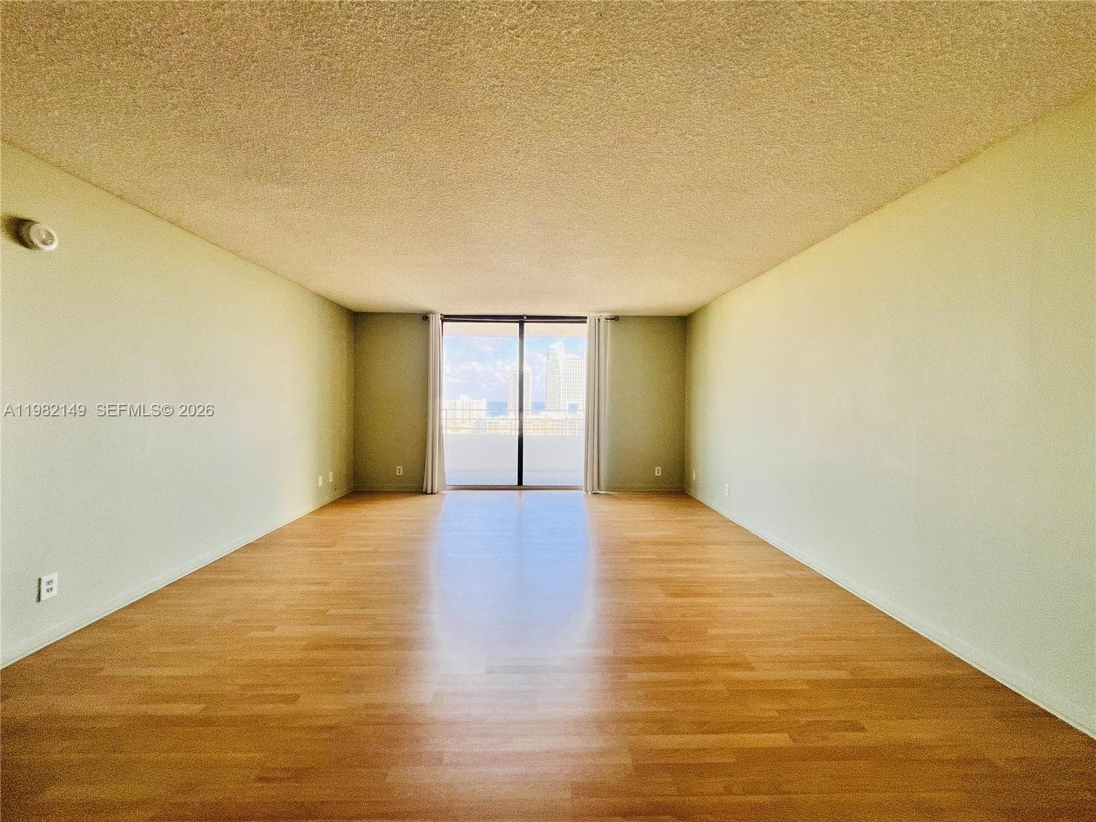 2500 Parkview Dr 1803 photo 7