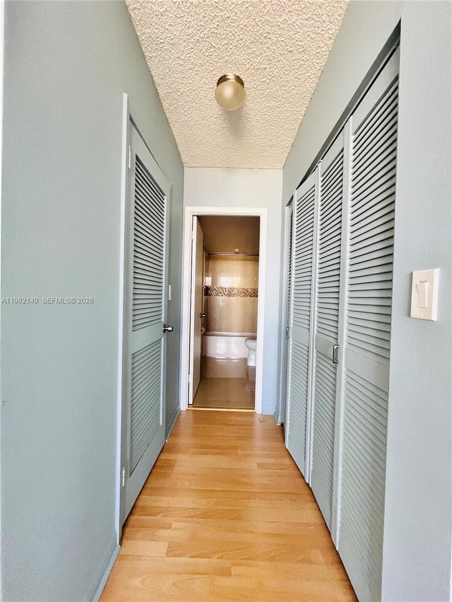 2500 Parkview Dr 1803 photo 11