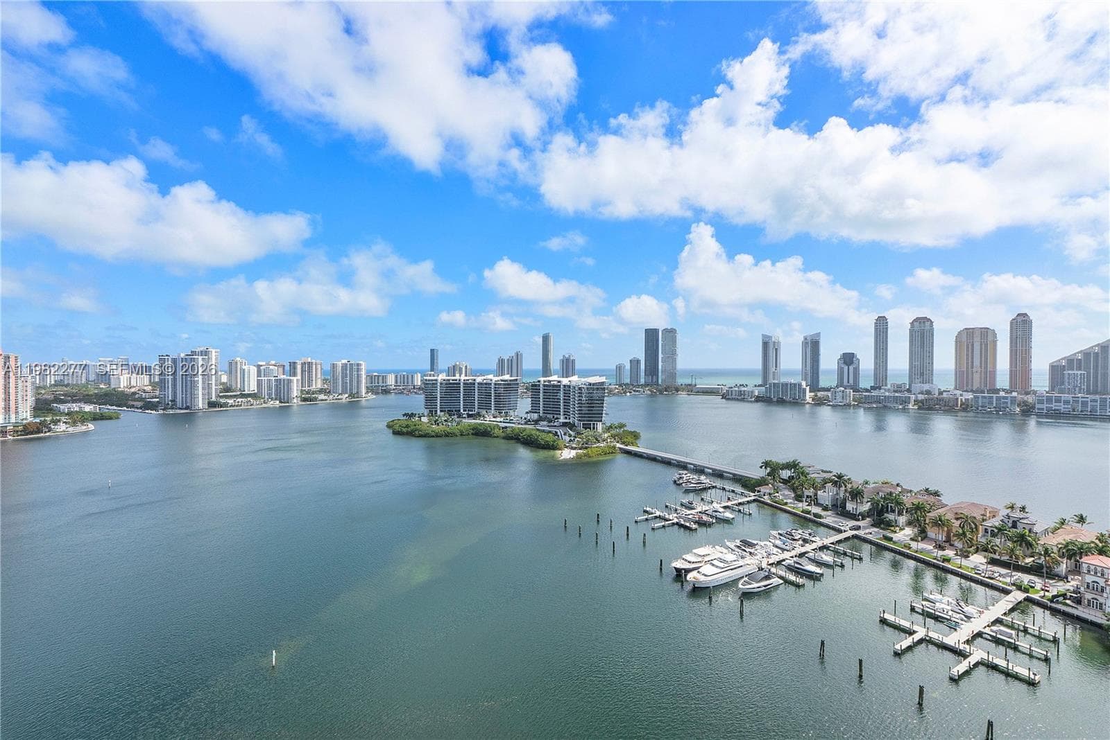 7000 Island Blvd 2609 photo 3