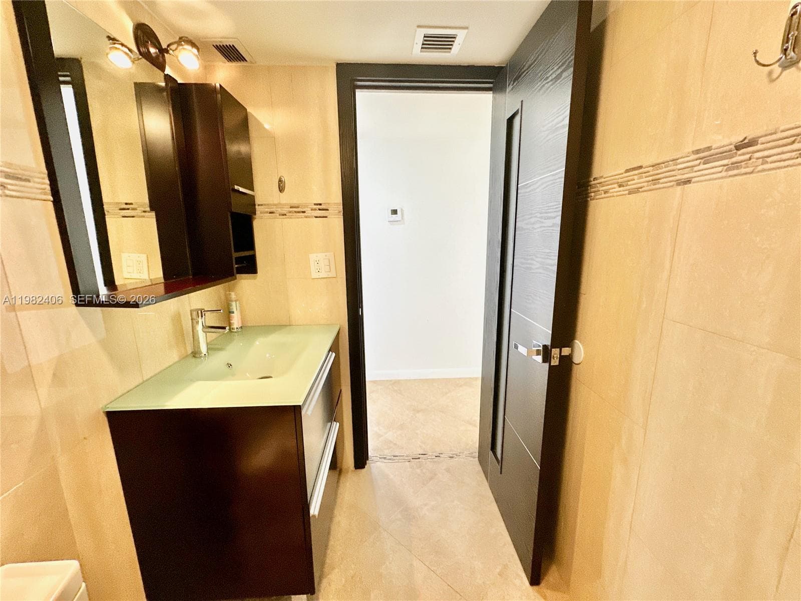 3180 S Ocean Dr 401 photo 23