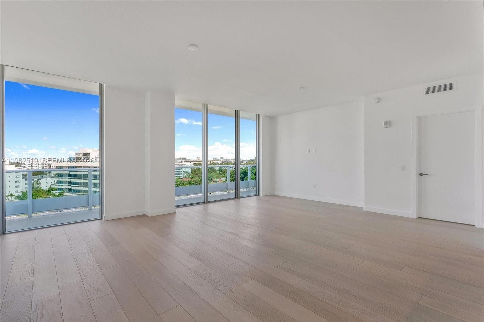9201 E Bay Harbor Dr 804 photo 3
