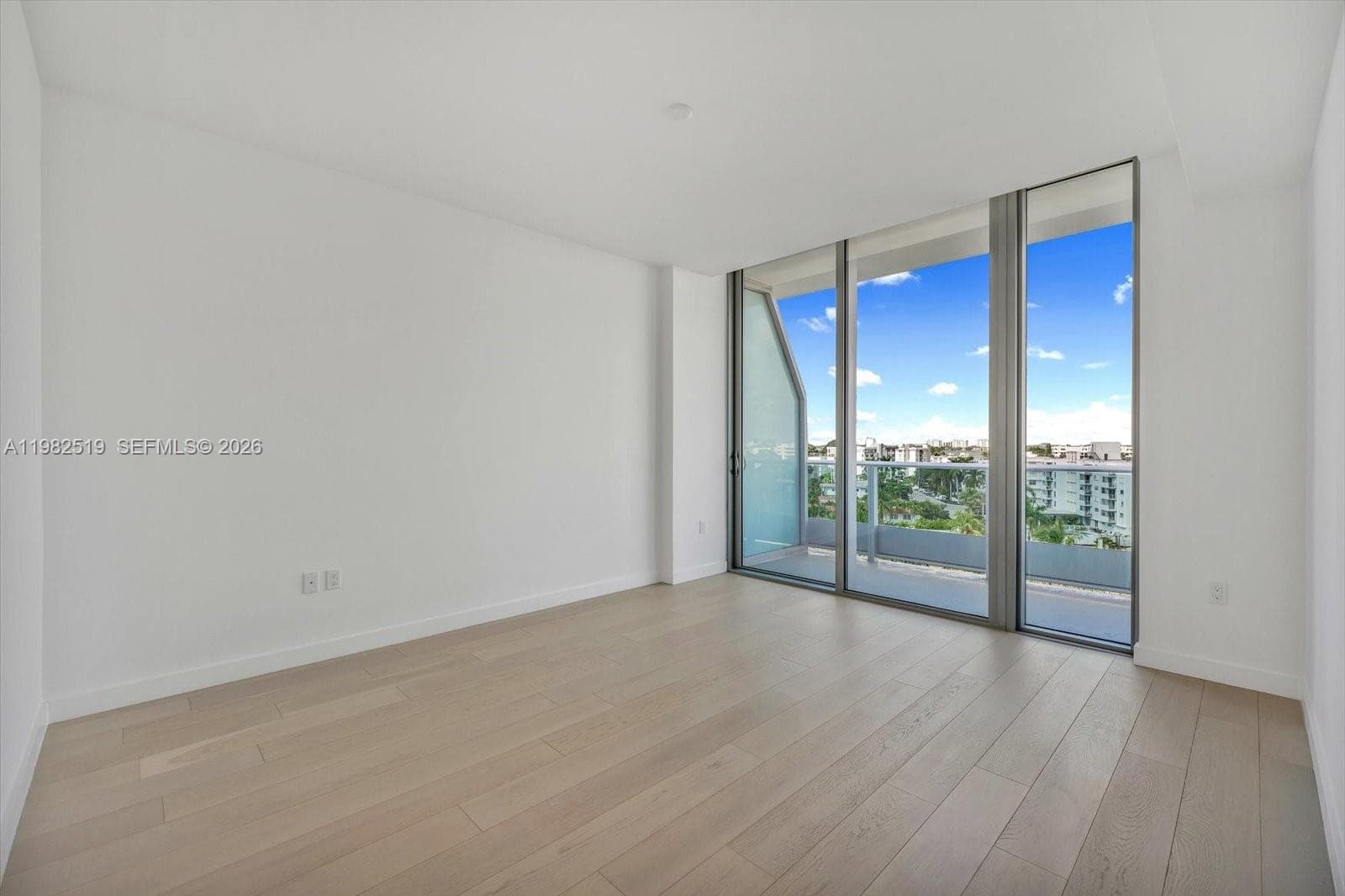 9201 E Bay Harbor Dr 804 photo 9