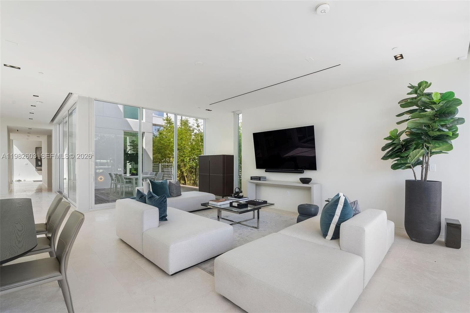 1011 48th St 8 photo 6
