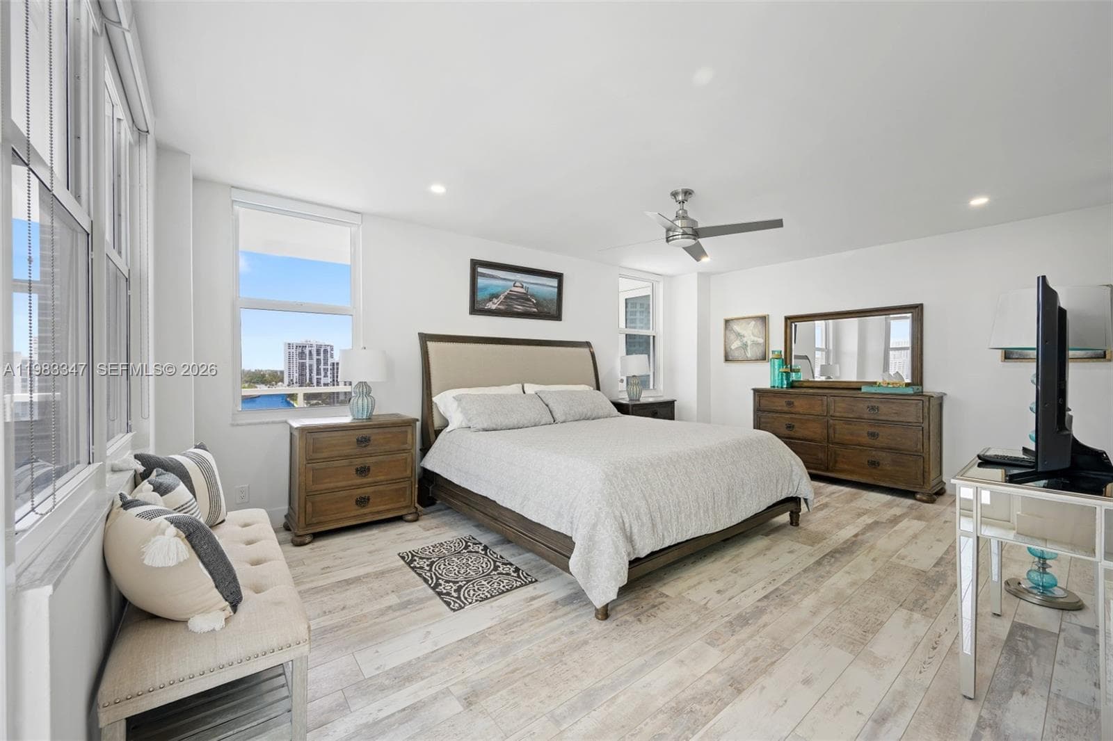 3725 S Ocean Dr 924 photo 15