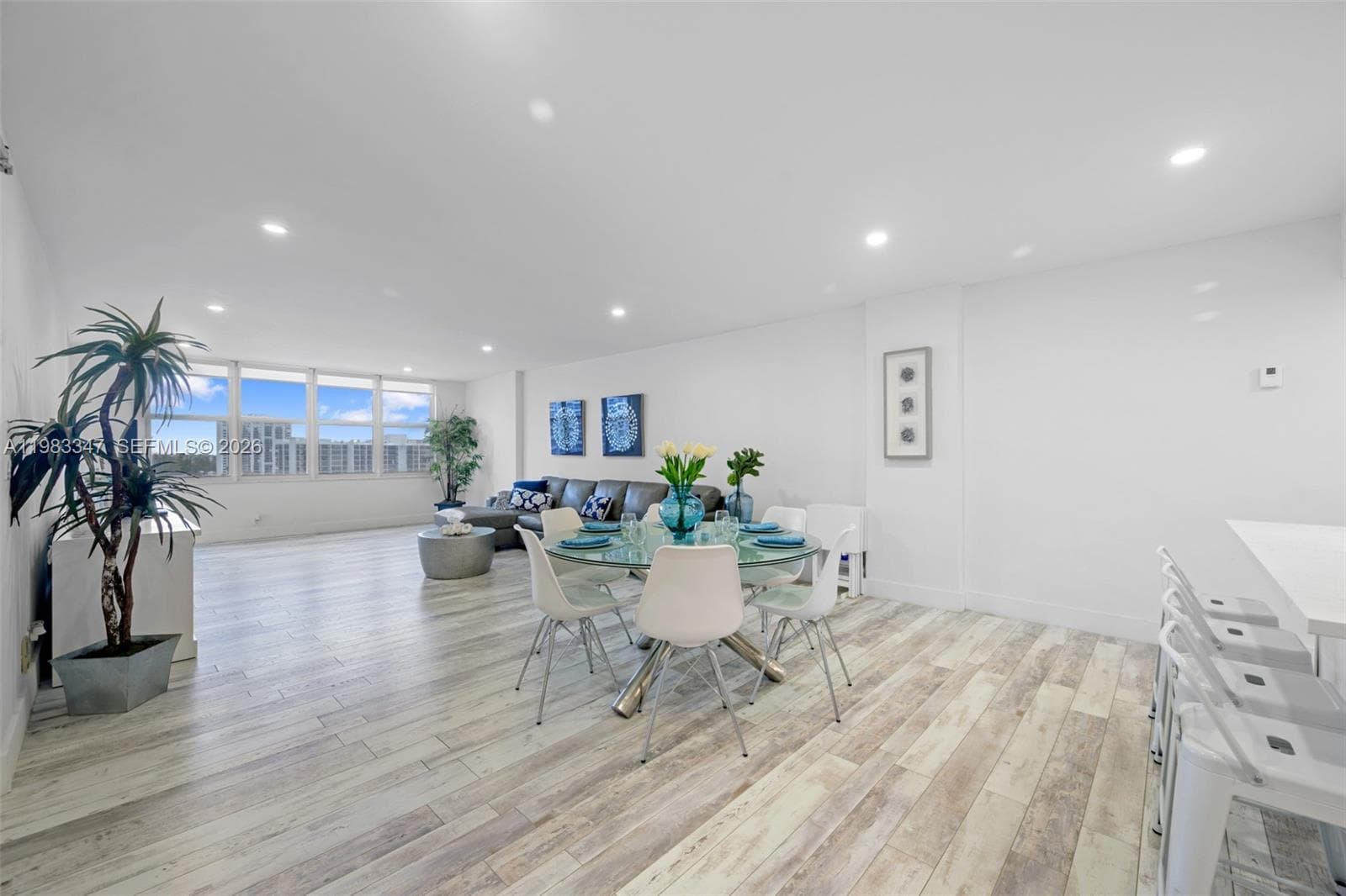 3725 S Ocean Dr 924 photo 4