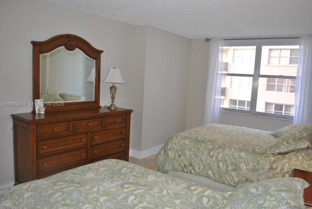 6039 Collins Ave 1006 photo 19
