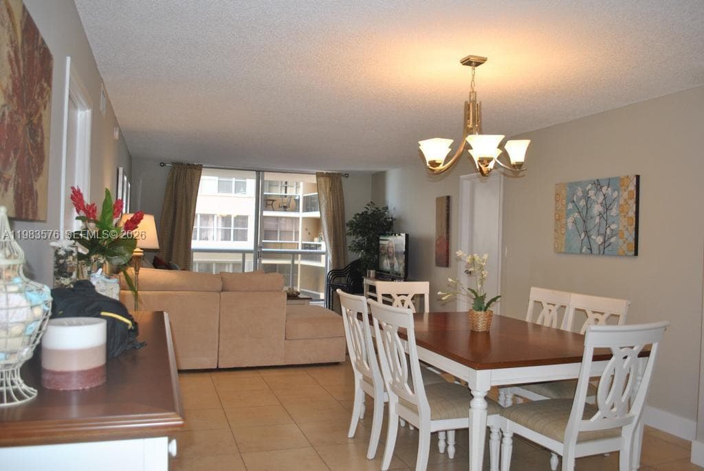 6039 Collins Ave 1006 photo 4
