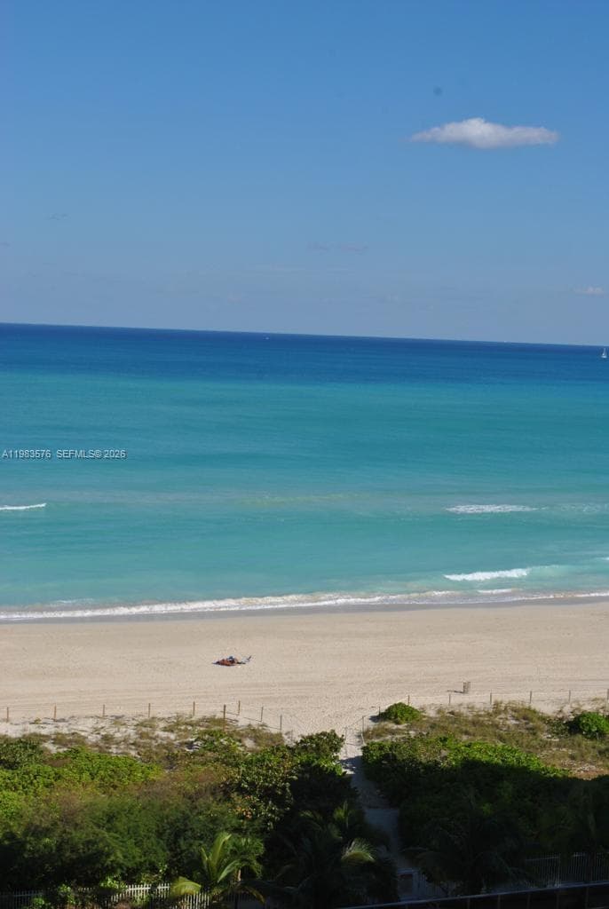 6039 Collins Ave 1006 photo 8